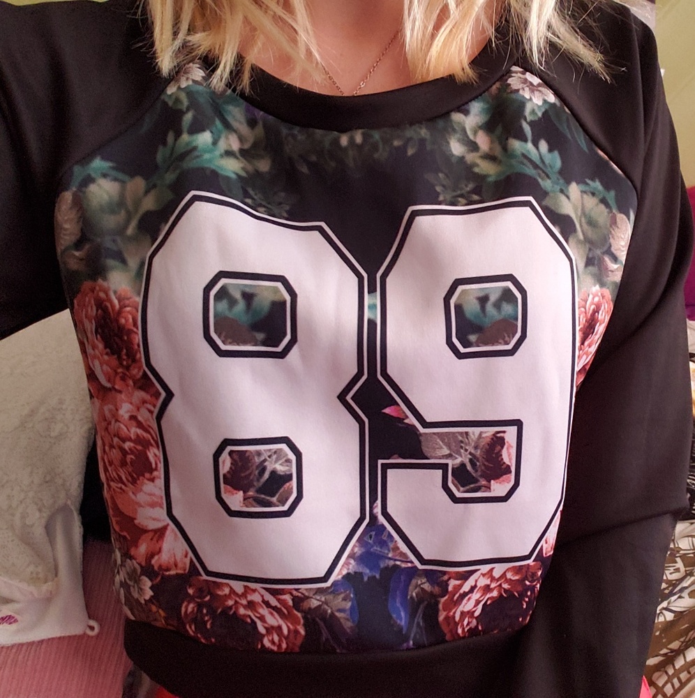 Long sleeve crop